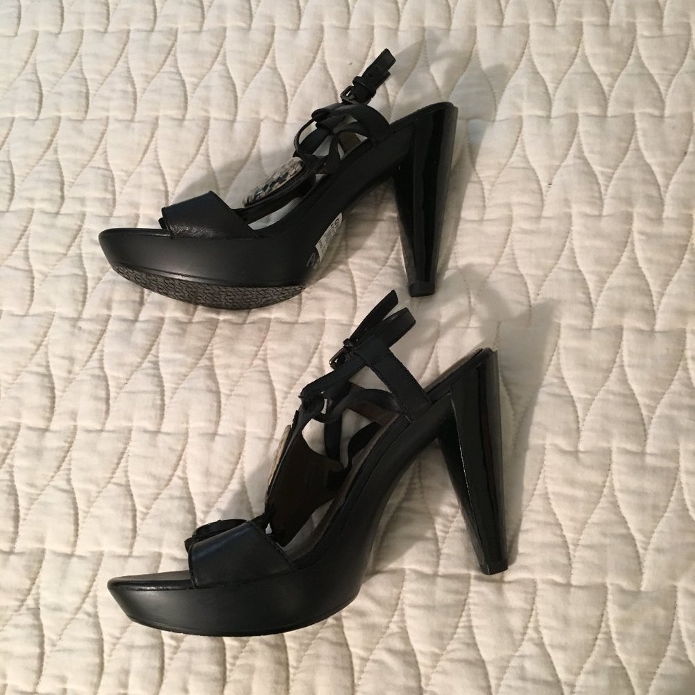 👠 NWT Leather B. Makowsky Platform Sandals